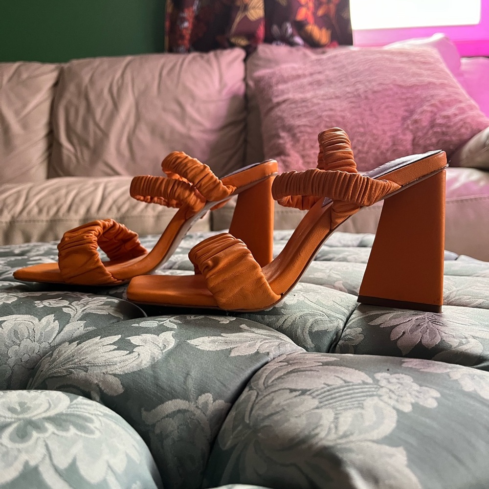 Heels - Picture 2 of 3